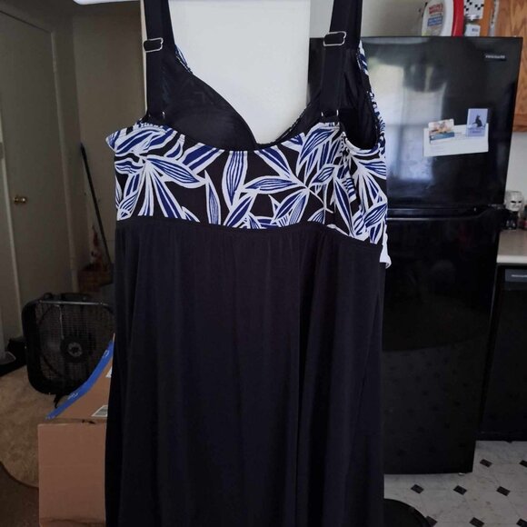 St. Johns Bay Swim suit with tags - Picture 3 of 5